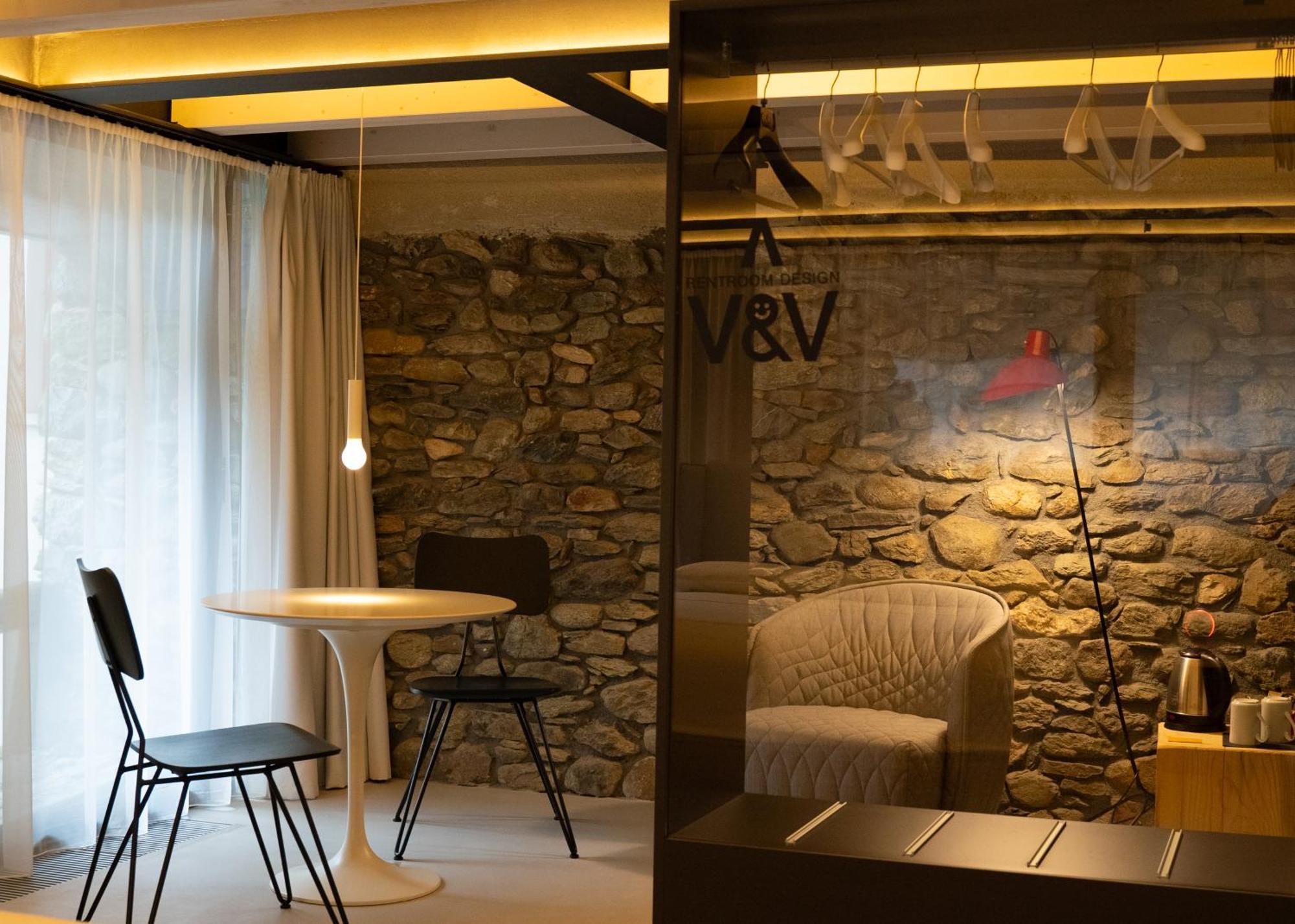 V&V Rentroom Design Gignod Exterior photo